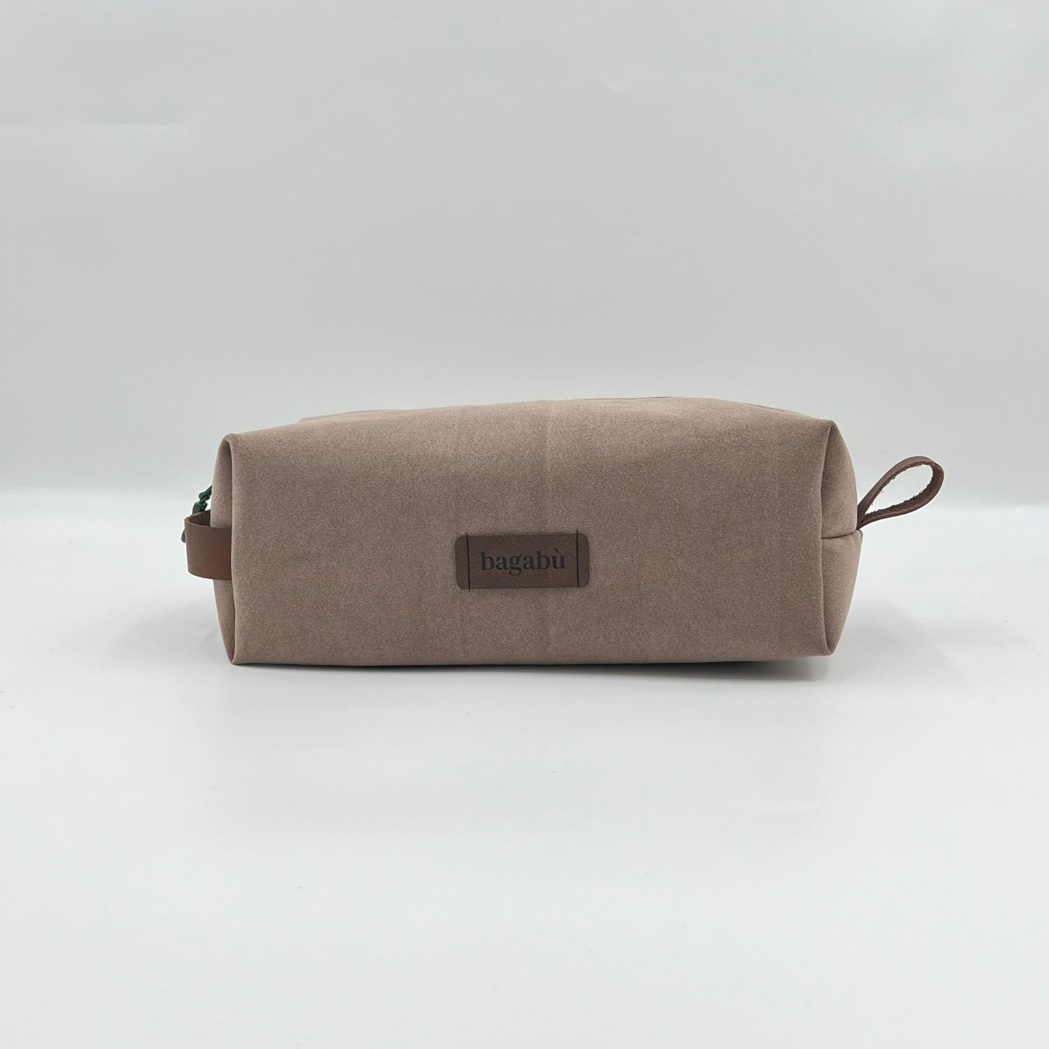 light brown toiletry bag