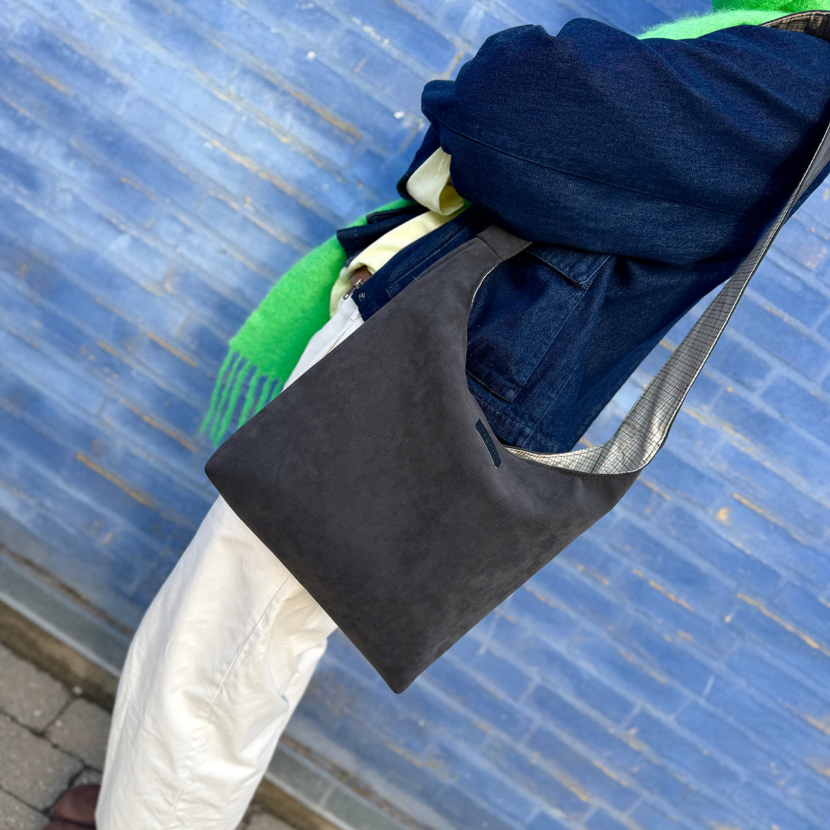 black hobo bag